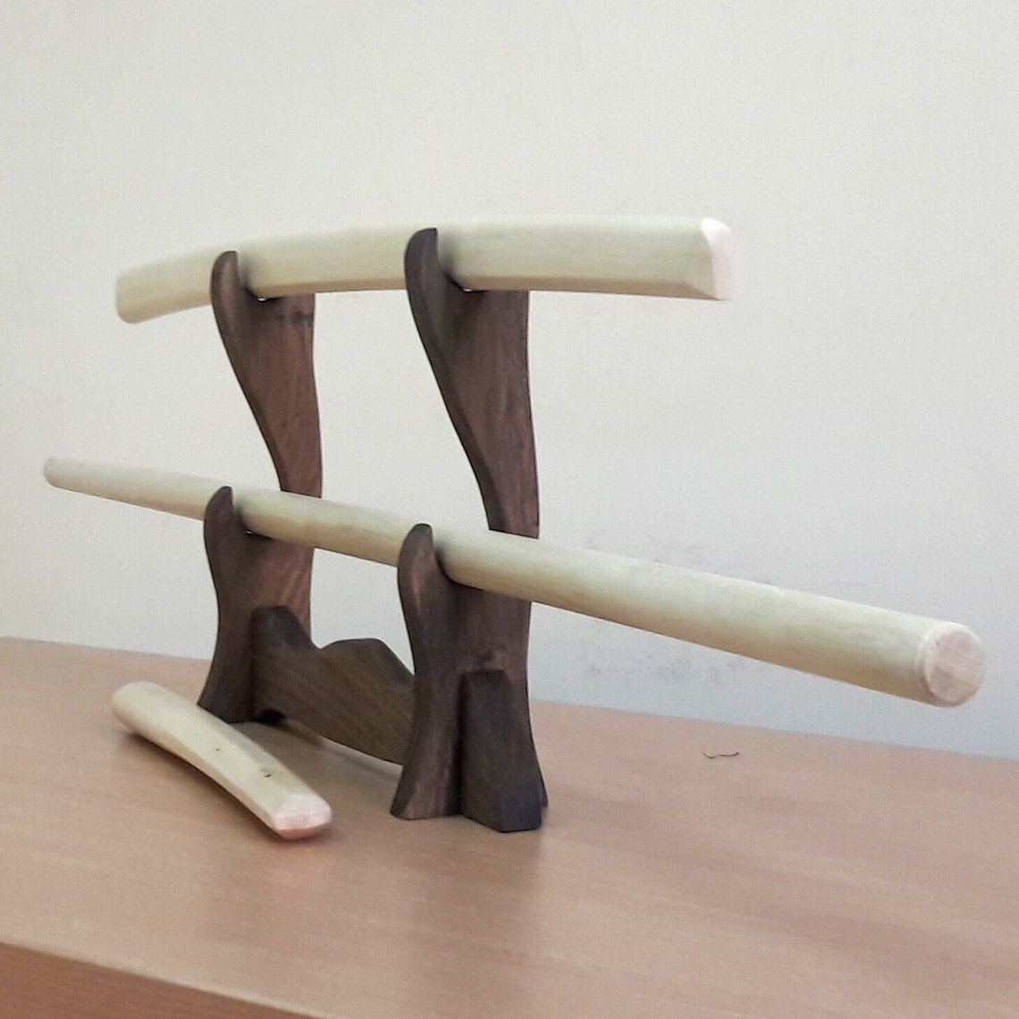 Lasten asesetti: bokken 75 cm, jo 108 cm ja tanto 29 cm, eurooppalainen valkopyökki