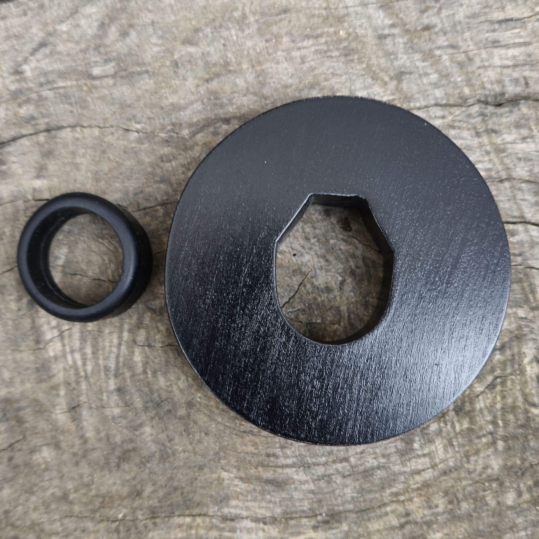 Kashima Shin Ryu -tsuba, puu