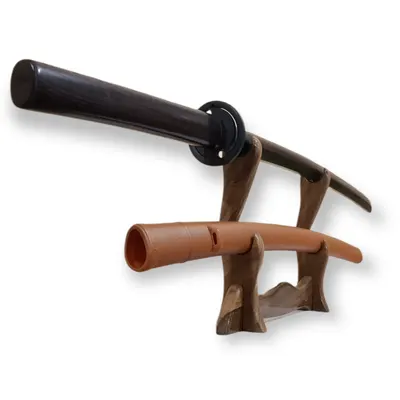 Bokken Daito 102 cm, eurooppalainen saarni, kuviollinen kumitsuba kupuineen ja muovisaya