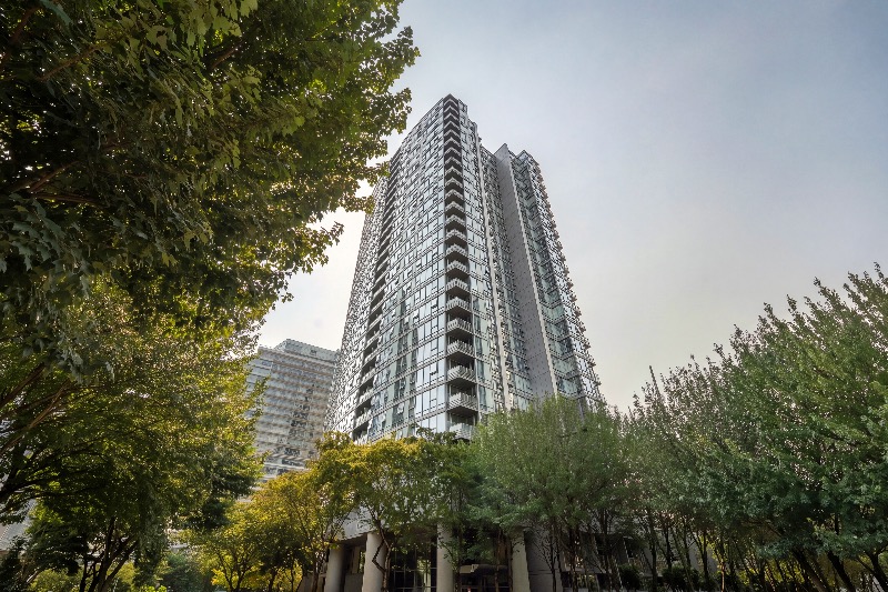 Building Exterior in Vancouver