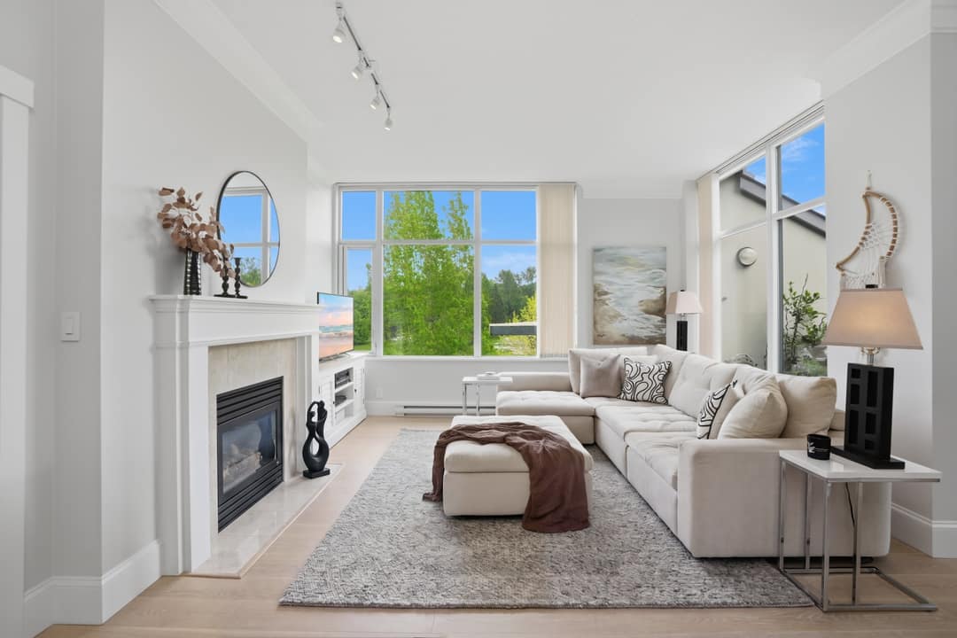 Living-Room Transform in Vancouver