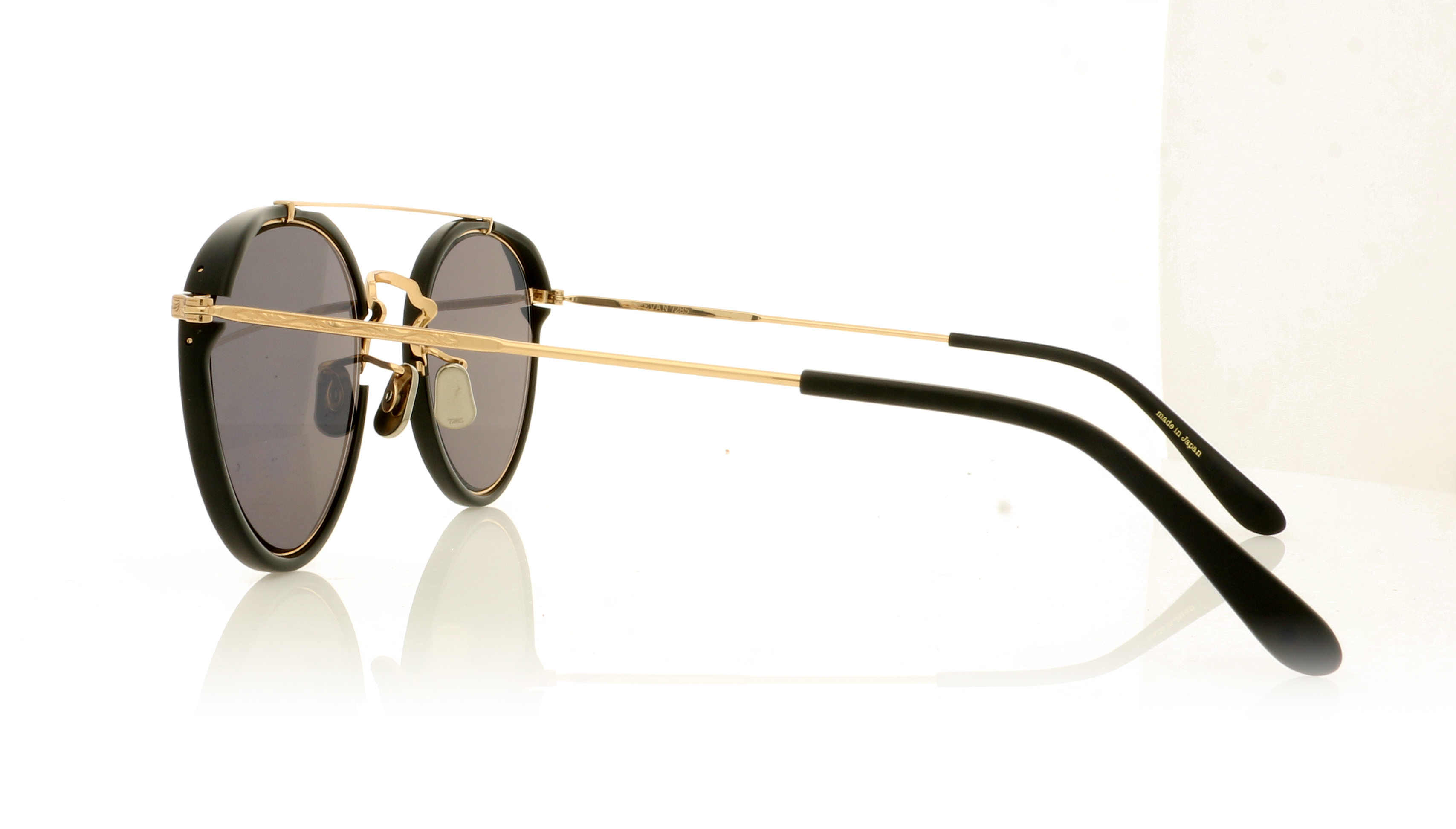 Eyevan 7285 EV762 762 Black/Gold 112900 Sunglasses