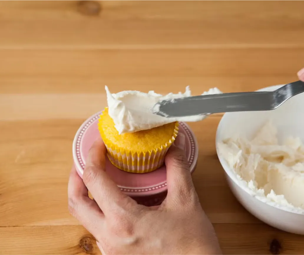 Image of an excited Dessert On Me gift card recipient. Their thank you note is below.