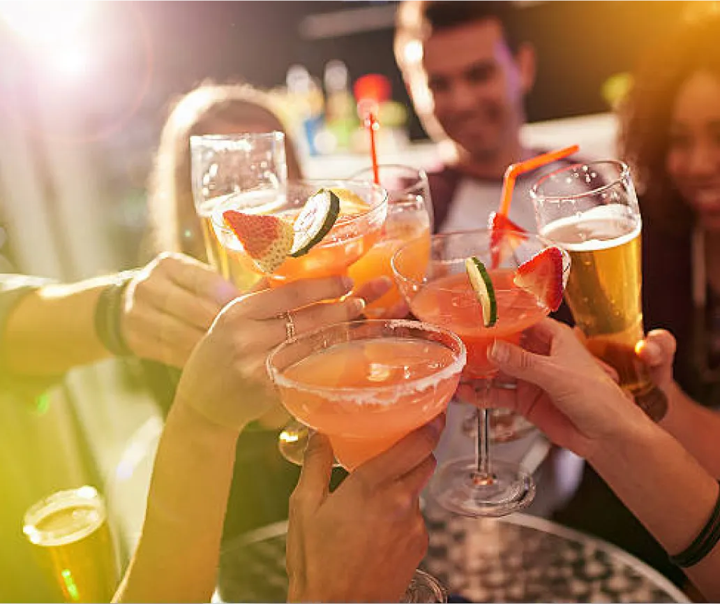 Image of an excited Drinks On Me gift card recipient. Their thank you note is below.