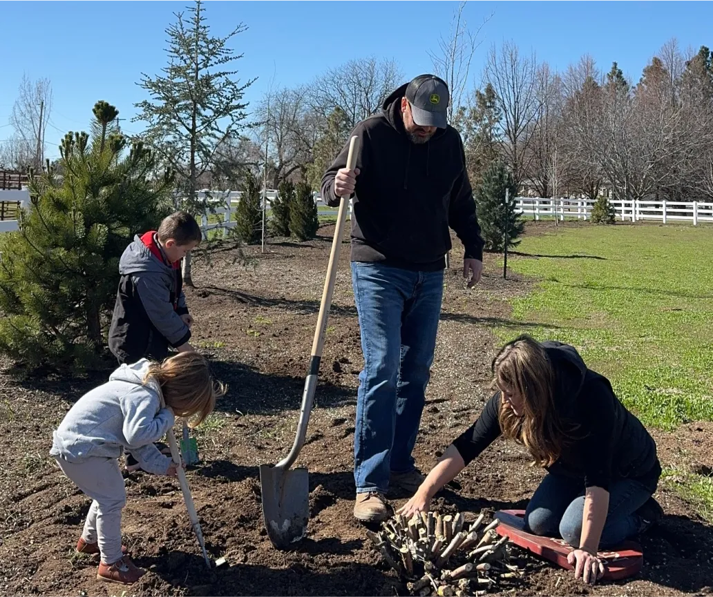 Image of an excited Gardening On Me gift card recipient. Their thank you note is below.