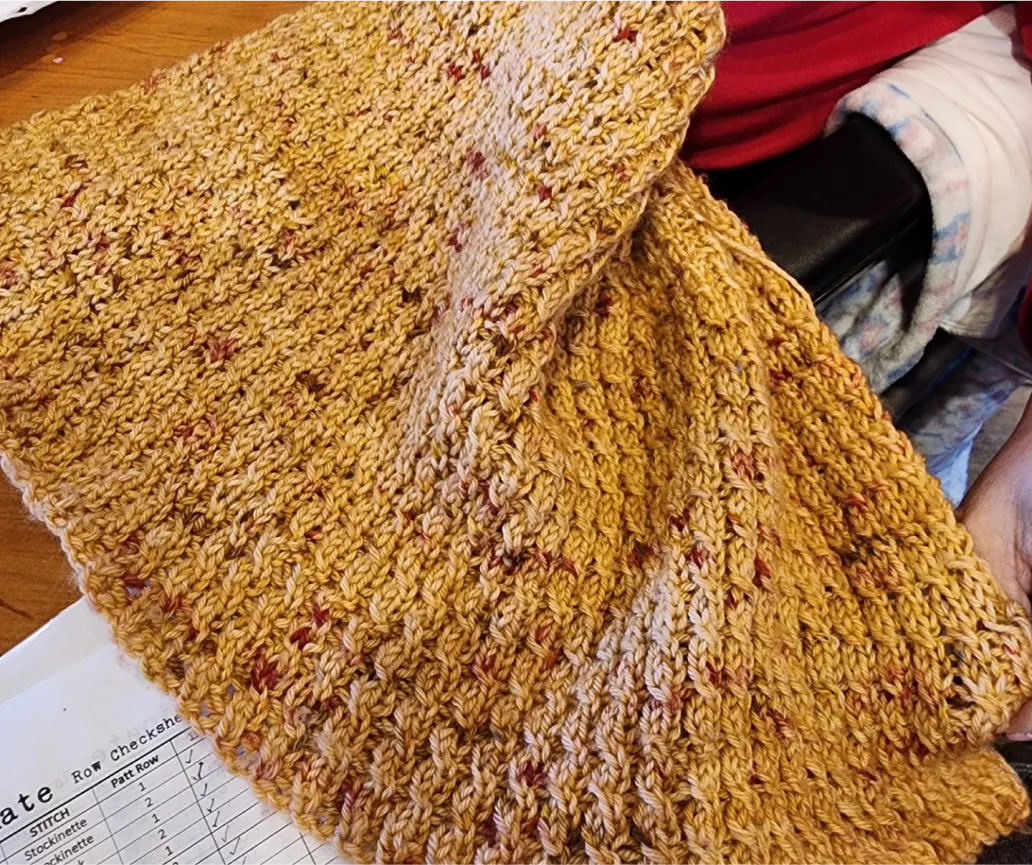 Image of an excited Knitting On Me gift card recipient. Their thank you note is below.