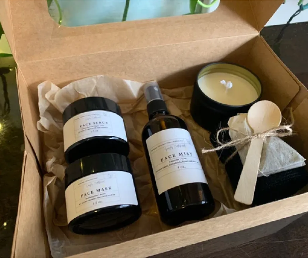 Image of an excited Self-care On Me gift card recipient. Their thank you note is below.