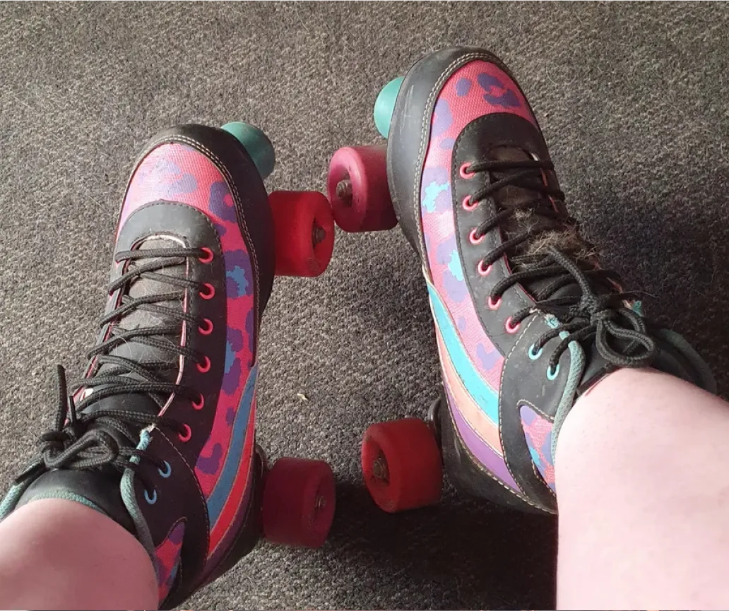 Image of an excited Skating On Me gift card recipient. Their thank you note is below.