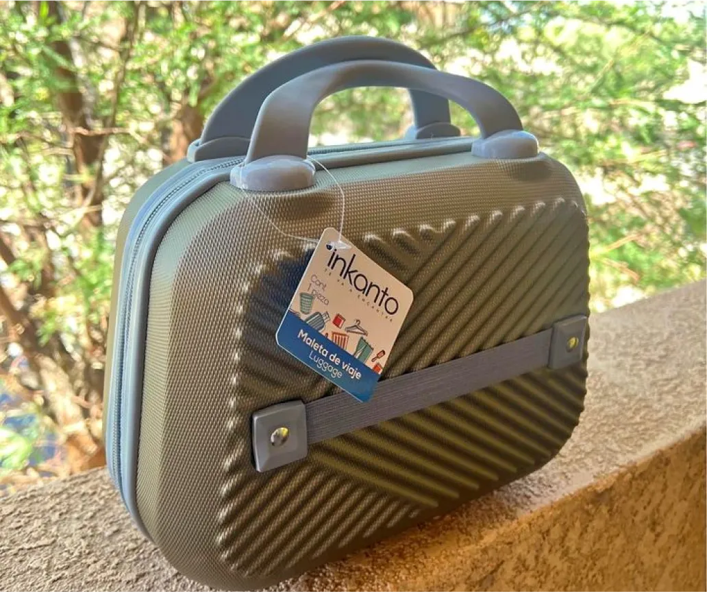 Image of an excited Travel On Me gift card recipient. Their thank you note is below.