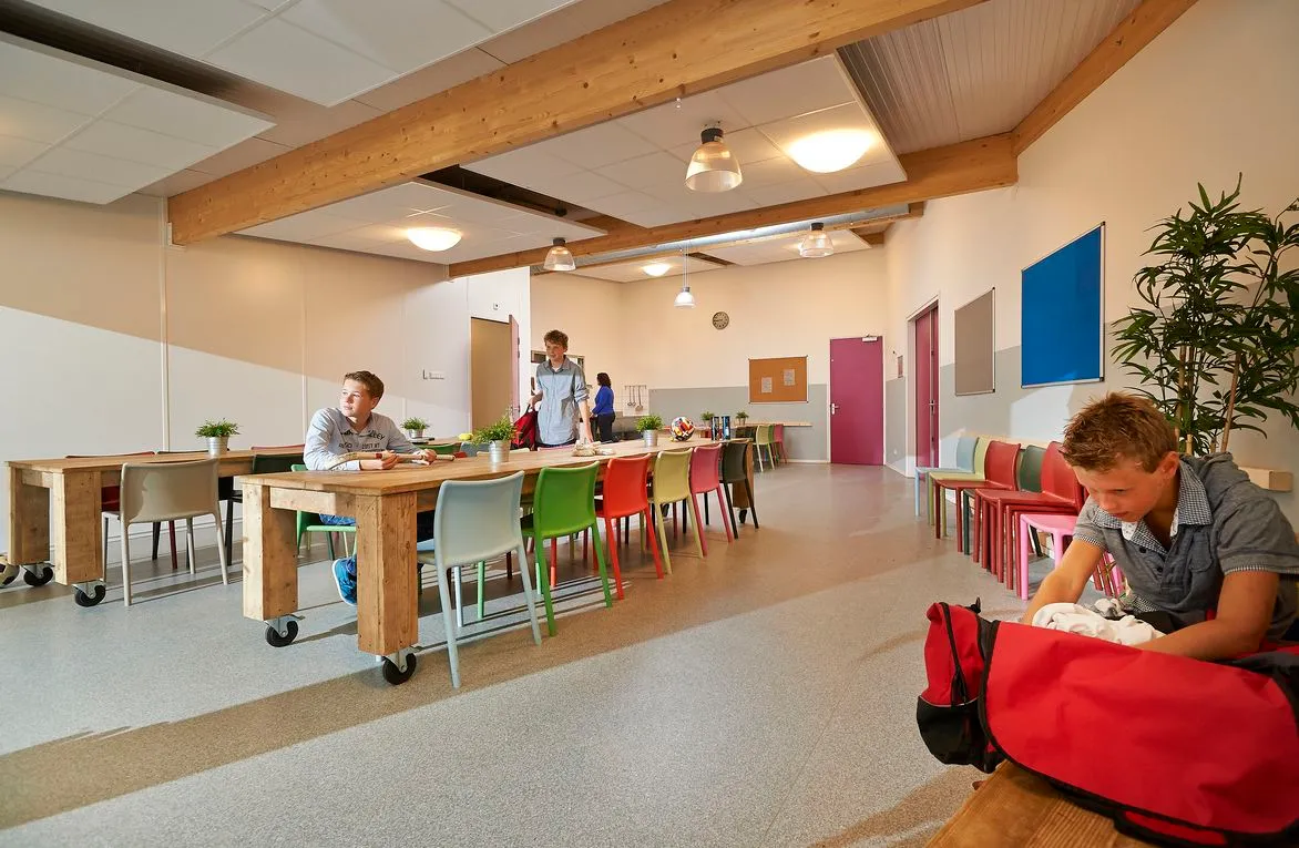 Paasheuvelgroep Austerlitz: terrein en gebouwen