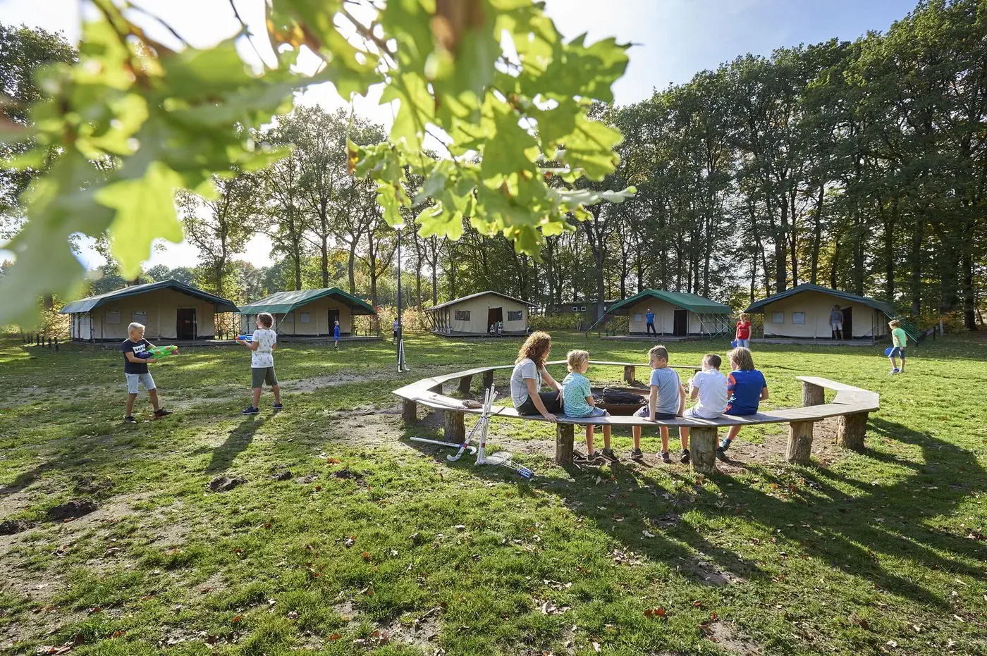 Paasheuvelgroep Vierhouten: terrein en gebouwen