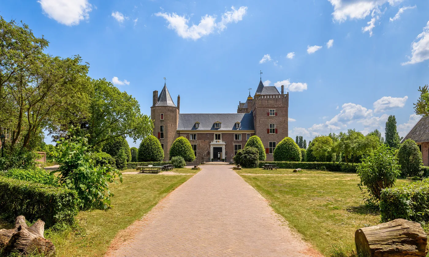 Stayokay Heemskerk (Slot Assumburg) in Heemskerk