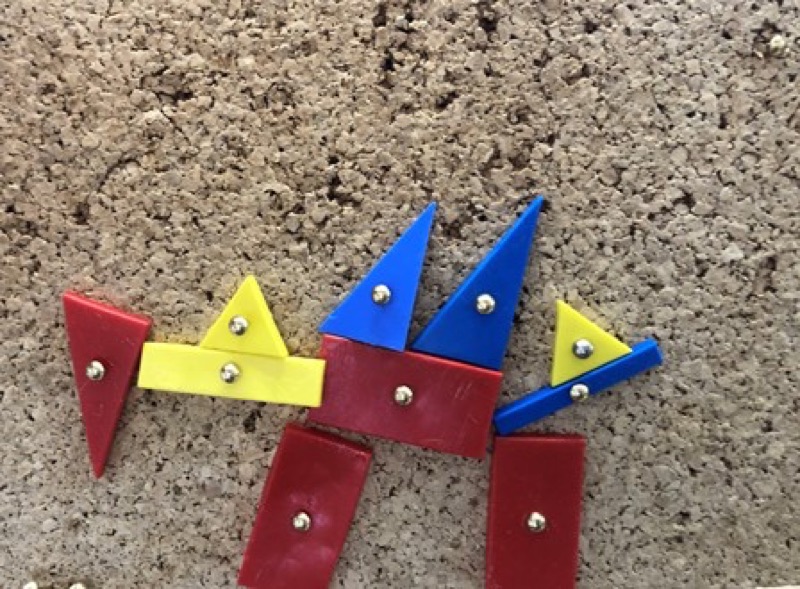 Voorbeeld van Dino's maken met Hamertje Tik