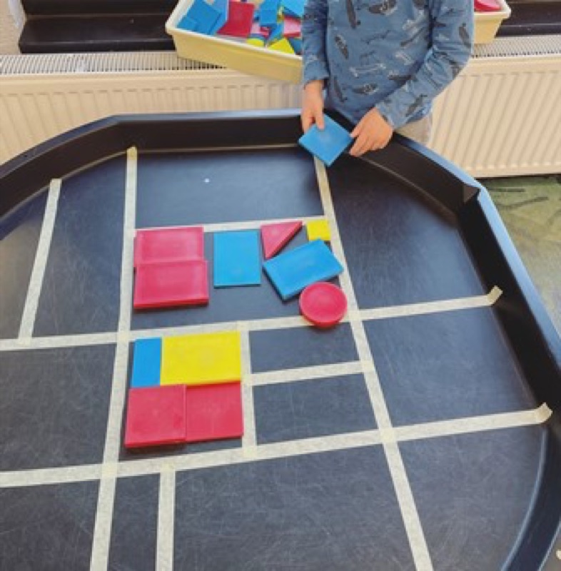 Voorbeeld van Mondriaan in de tuff tray