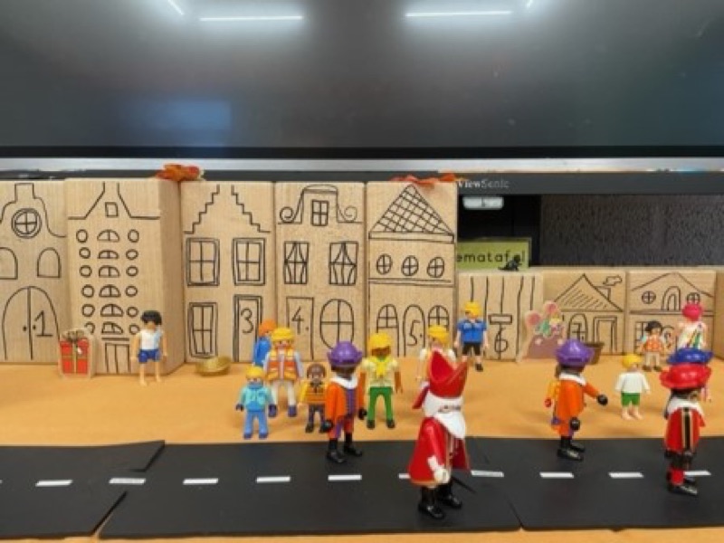 Voorbeeld van Bouwtafel en verteltafel