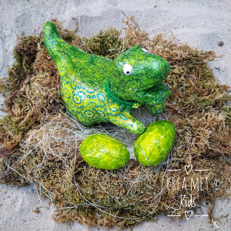 Voorbeeld van Dino en dino-ei decopatchen