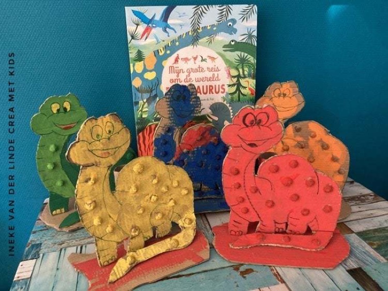 Voorbeeld van Dino's knutselen met eikeldopjes