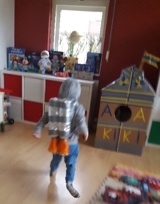 Voorbeeld van Astronautenrugzak knutselen
