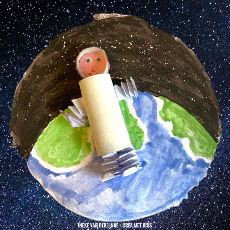 Voorbeeld van Astronaut knutselen in de ruimte