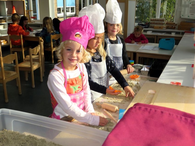 Voorbeeld van Zandtaartjes bakken