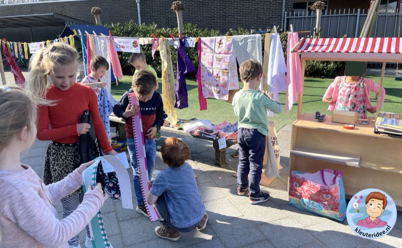 Voorbeeld van Buitenspel stoffenmarkt