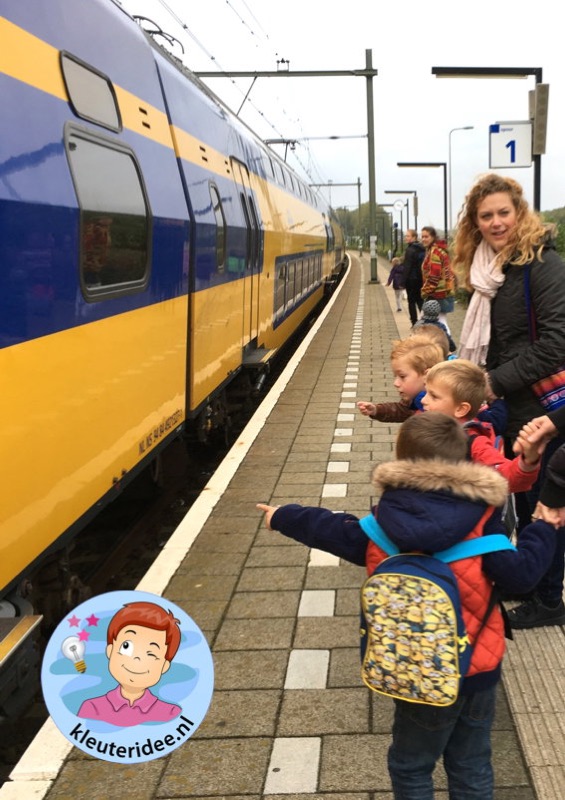 Voorbeeld van Met de trein mee