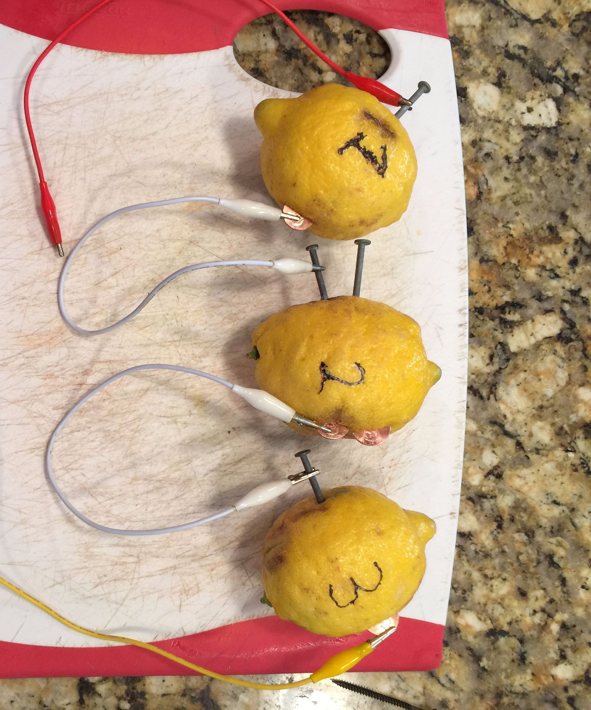 De Citroenbatterij: Spanning uit Fruit (Redox-chemie)