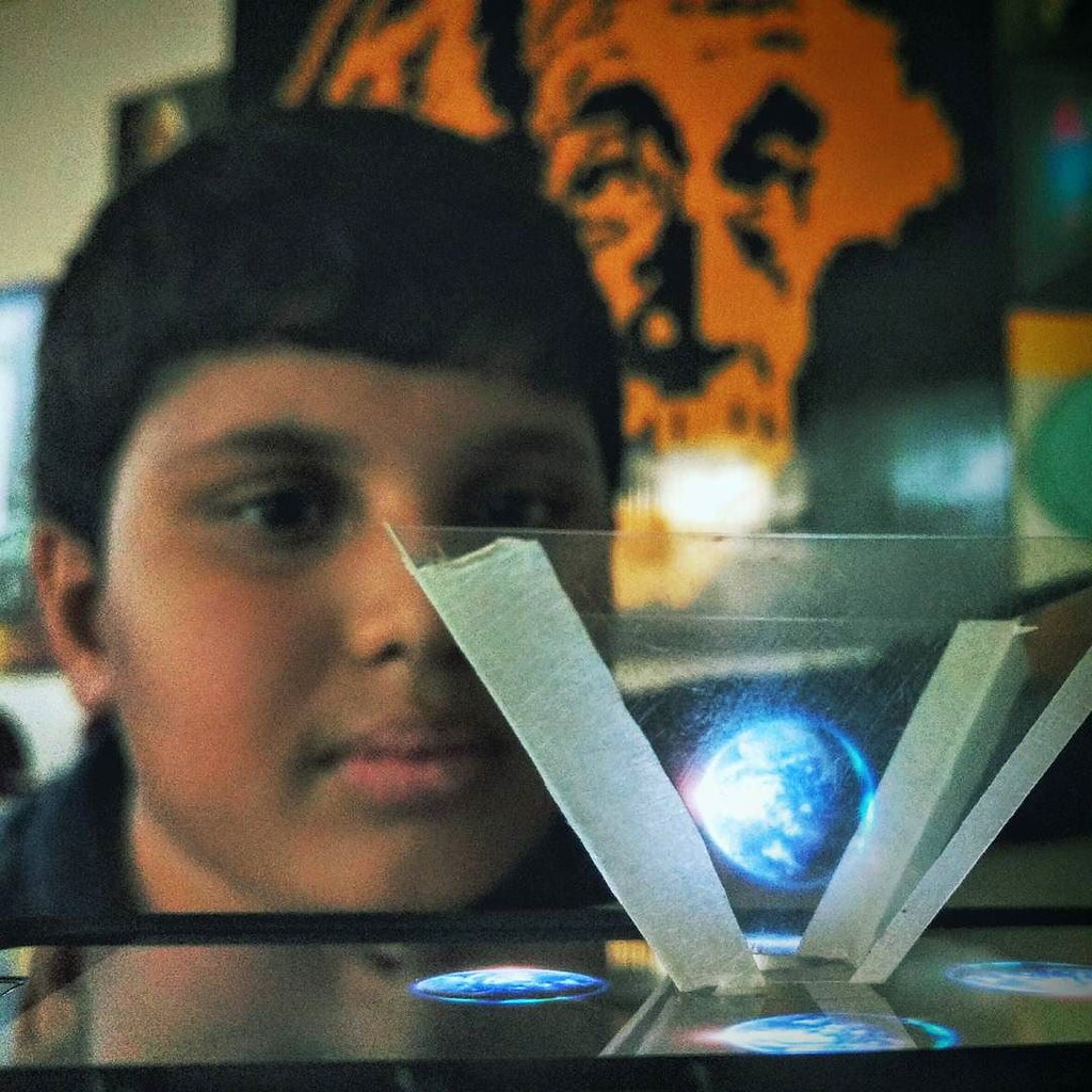 3D Hologram Projector voor Smartphones