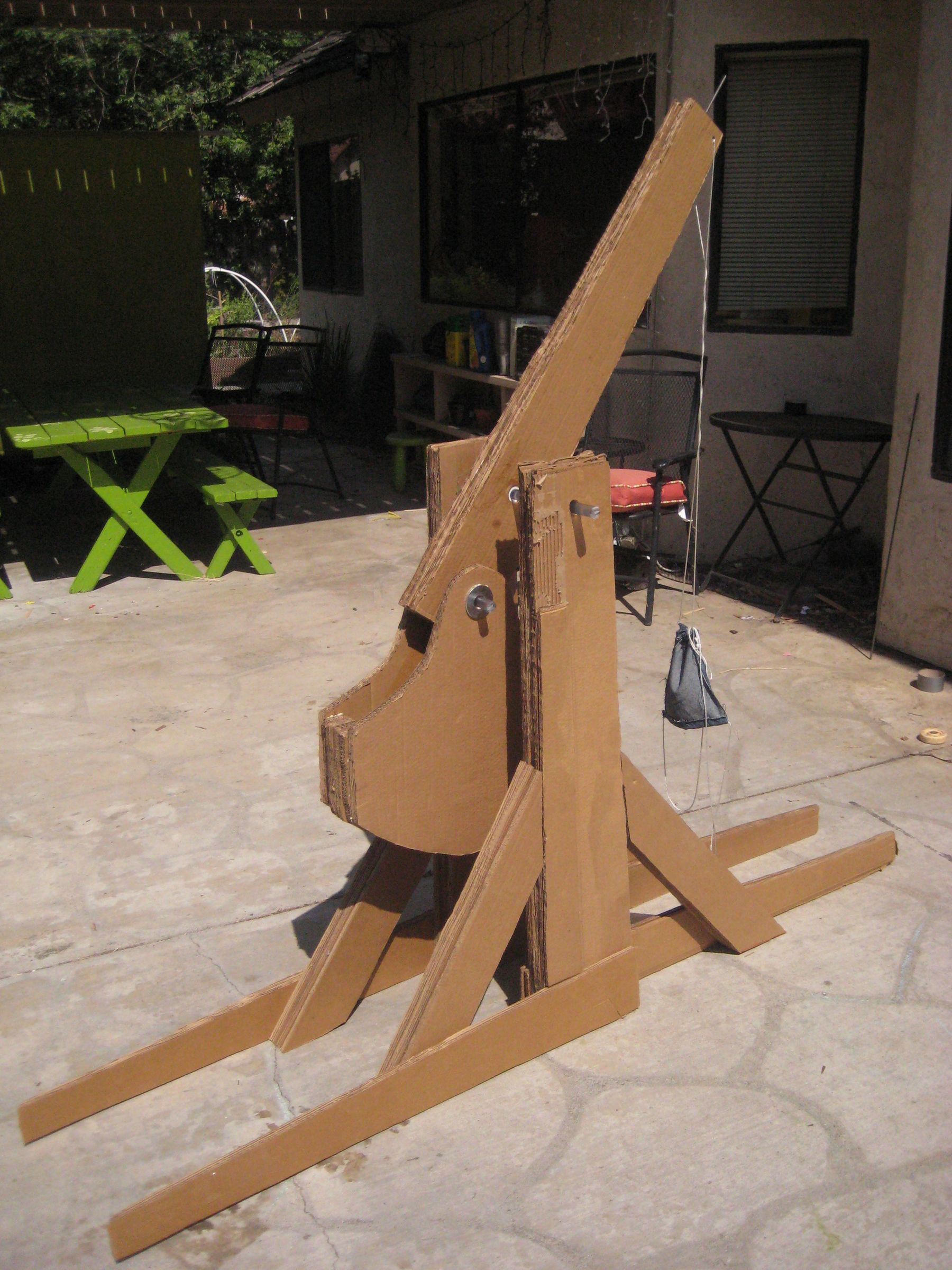 Middeleeuwse Trebuchet met Contragewicht (Hefboomwetten)