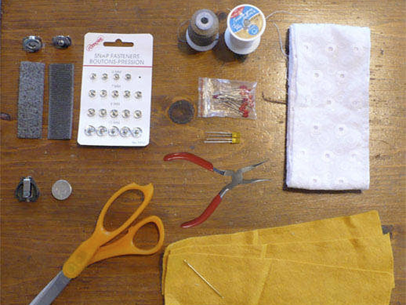 MATERIAAL VERZAMELEN EN STOF KNIPPEN