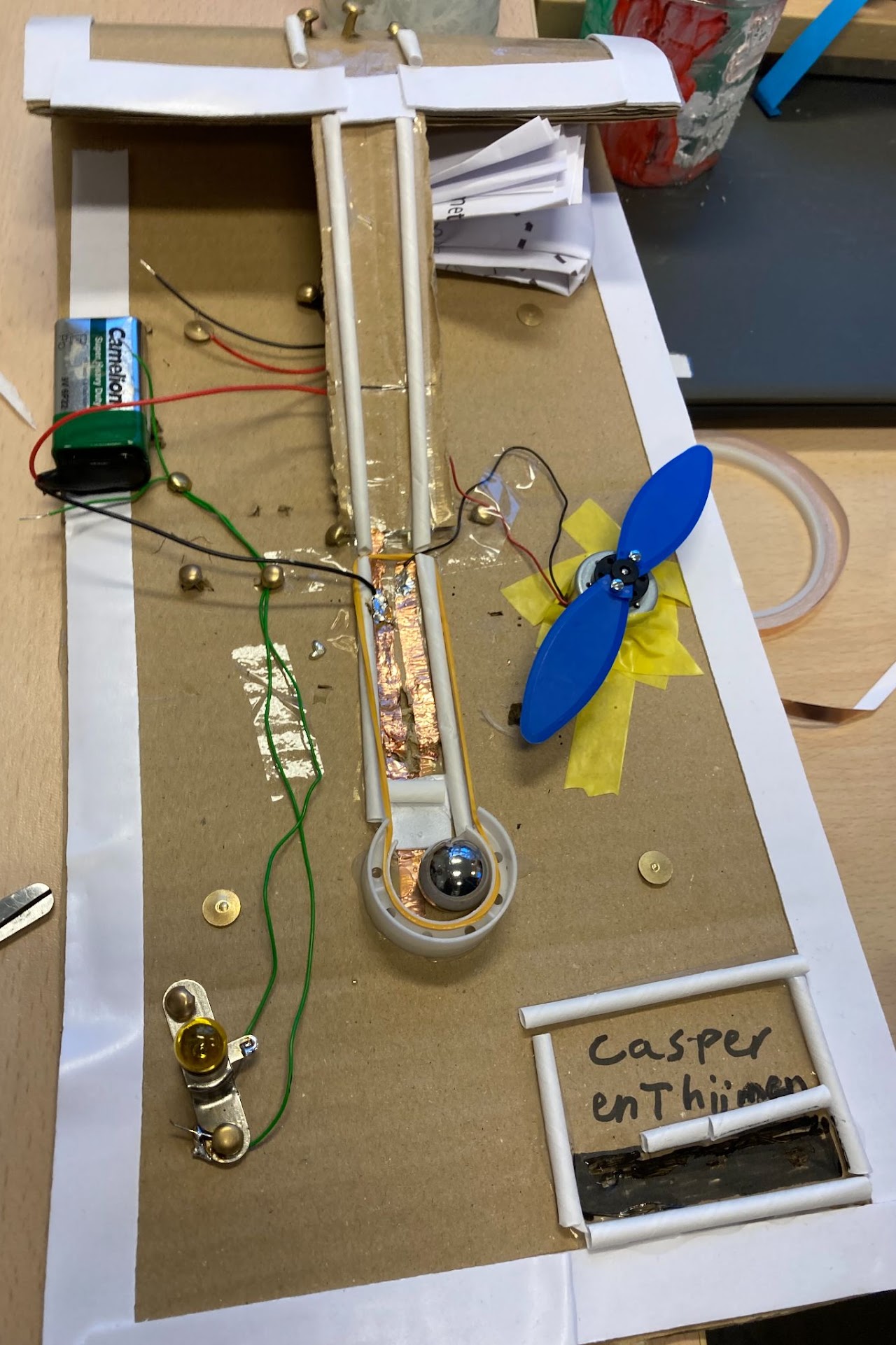 Ontwerp een spel met een stroomkring
