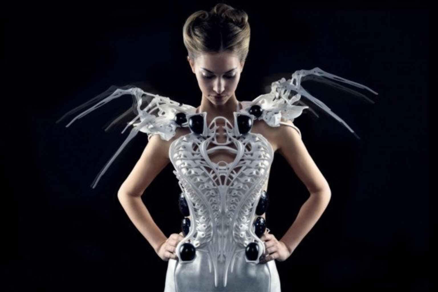 Wearable tech tekenen, geïnspireerd op Anouk Wipprecht