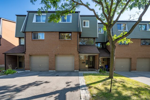 1310 Fieldlight Blvd Pickering, ON-2