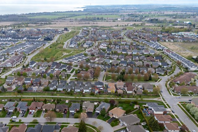 6-796 Prince of Wales Dr PEC, ON