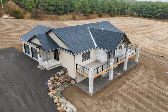 11-578 Pewnryn Rd, Cramache ON
