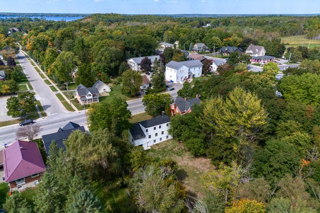 11-124 Colborne St Fenelon Falls, ON