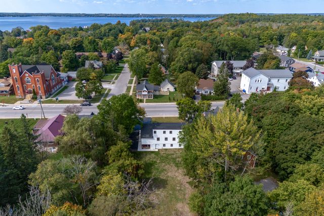 12-124 Colborne St Fenelon Falls, ON
