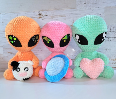 Cosmo the Alien Crochet Pattern | Etsy Canada