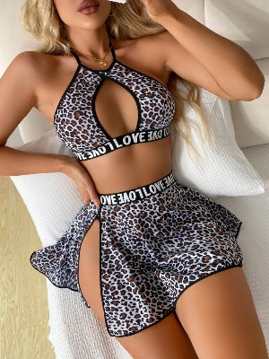 3pack Leopard & Letter Graphic Cut Out Halter Wireless Lingerie Set