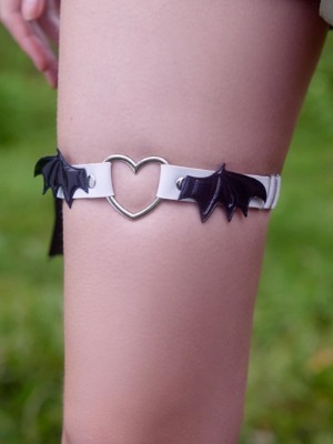 Fairy Grunge Heart & Wing Decor Thigh Garter