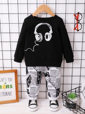 https://us.shein.com/Toddler-Boys-Headset-Print-Pullover-Newspaper-Print-Sweatpants-p-3116146-cat-2108.html?scici=navbar_KidsHomePage~~tab03navbar07~~7~~real_2059~~~~0