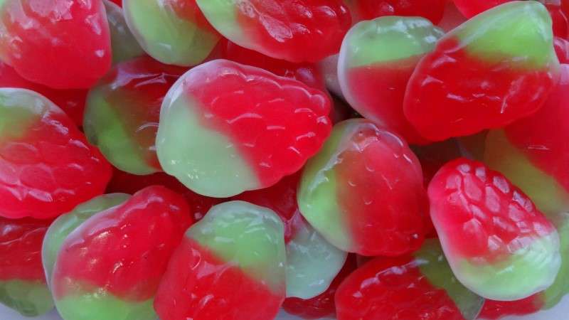 Buy Strawberries and Cream Kingsway 500g Online | Lolly Warehouse