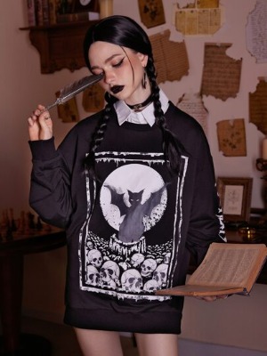 ROMWE Goth Skull & Cat Graphic Sweatshirt Without Shirt