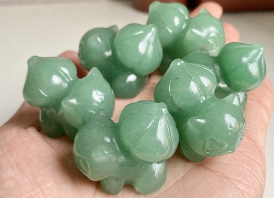 hand carved mini aventurine bulbasaur 