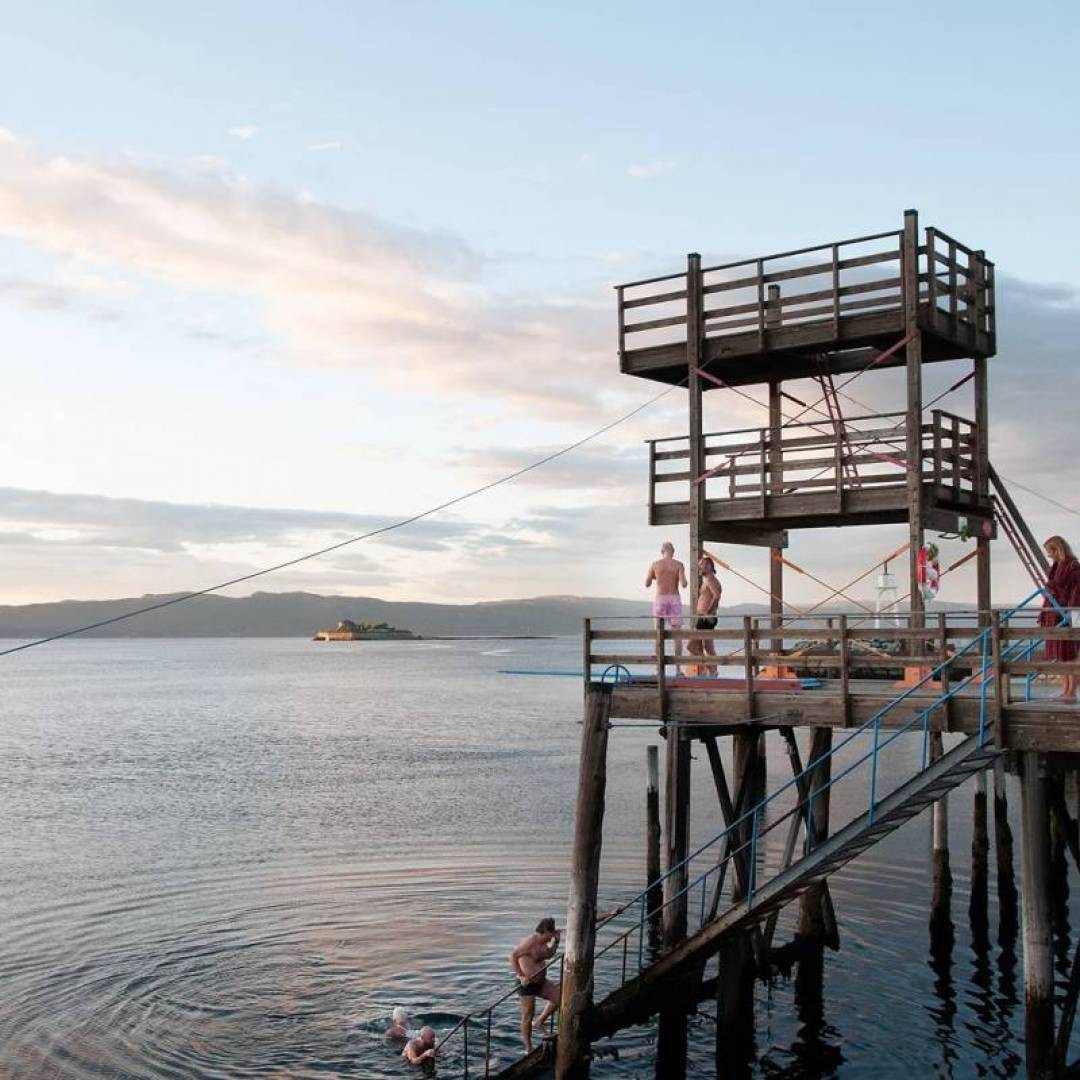 Vinterbading og badstue!