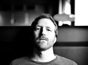 Intim konsert med Thom Hell på Ellings kafe