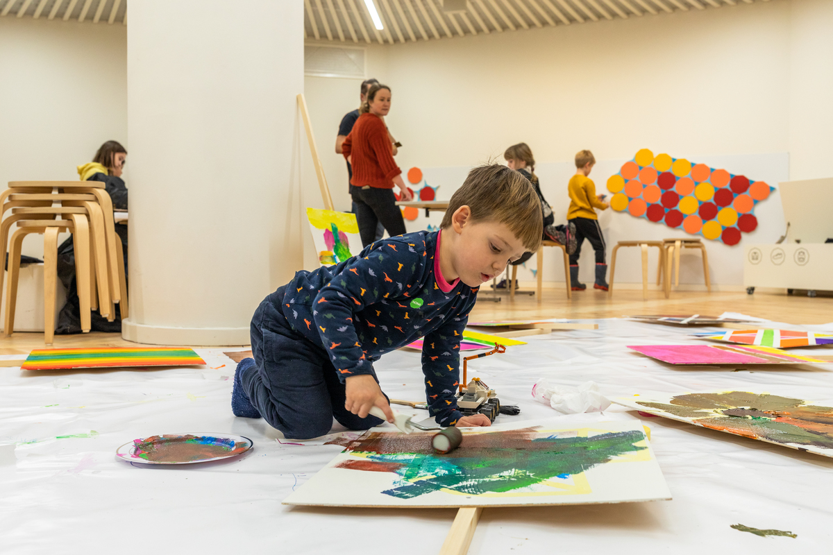 Vinterferie: Abstrakte demonstrasjonsplakater