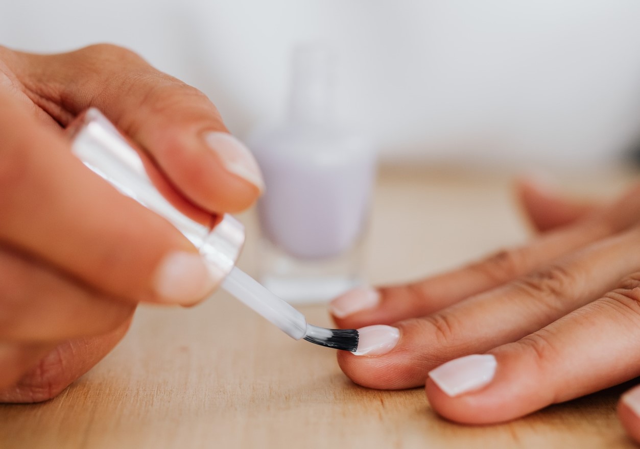 Høstferie for ungdom: Å lakke negler