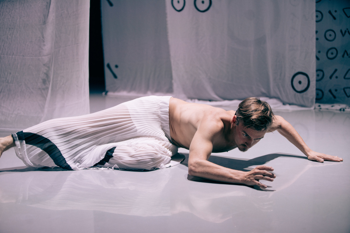 AVLYST! MULTIPLIÉ: Shadow Ground - av Michael Aspli / Art Force (22.04 / 14.00)