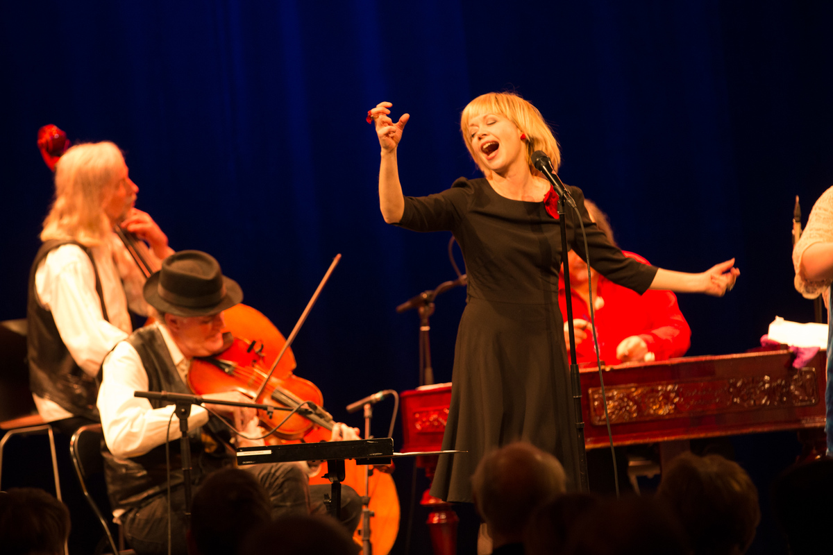 "We'll meet again" m. Britt Synnøve Johansen